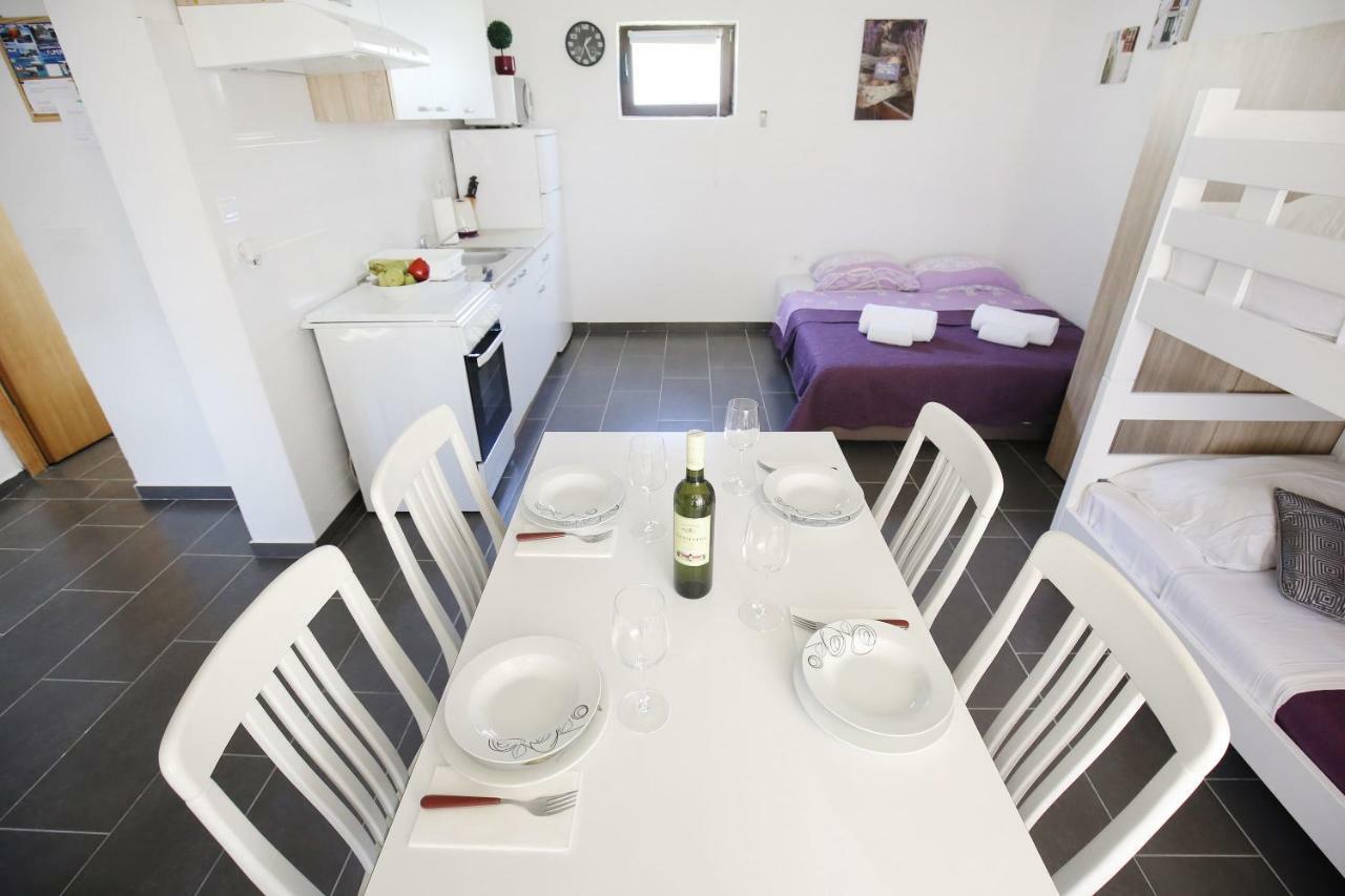 House On The Beach Tin Privlaka  Extérieur photo